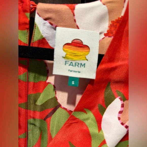 FARM Rio Peony Cropped Top - Picture 5 of 7